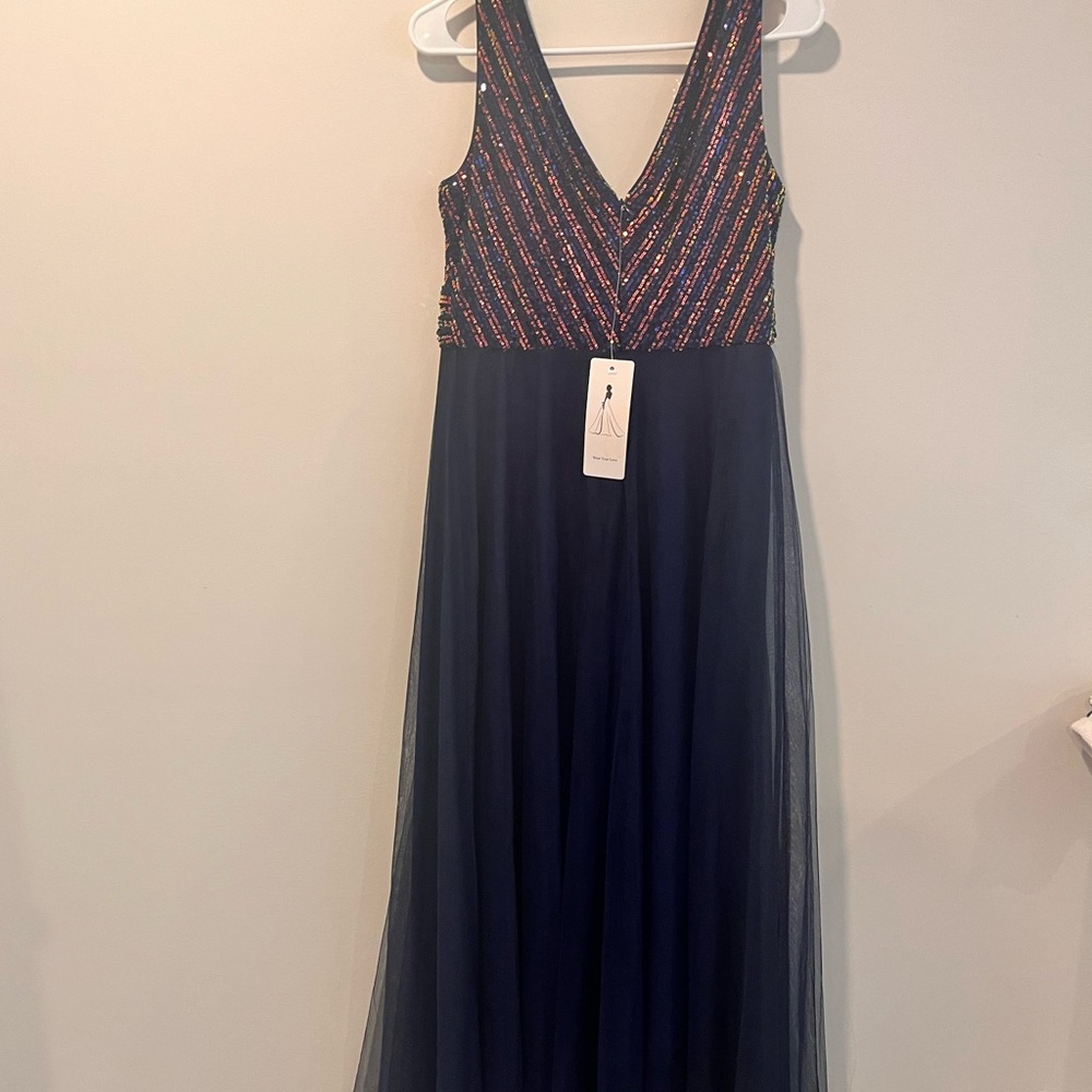 NWT Elegant Navy Evening Gown size L
Women Sequin Maxi Formal Evening - Picture 7 of 8